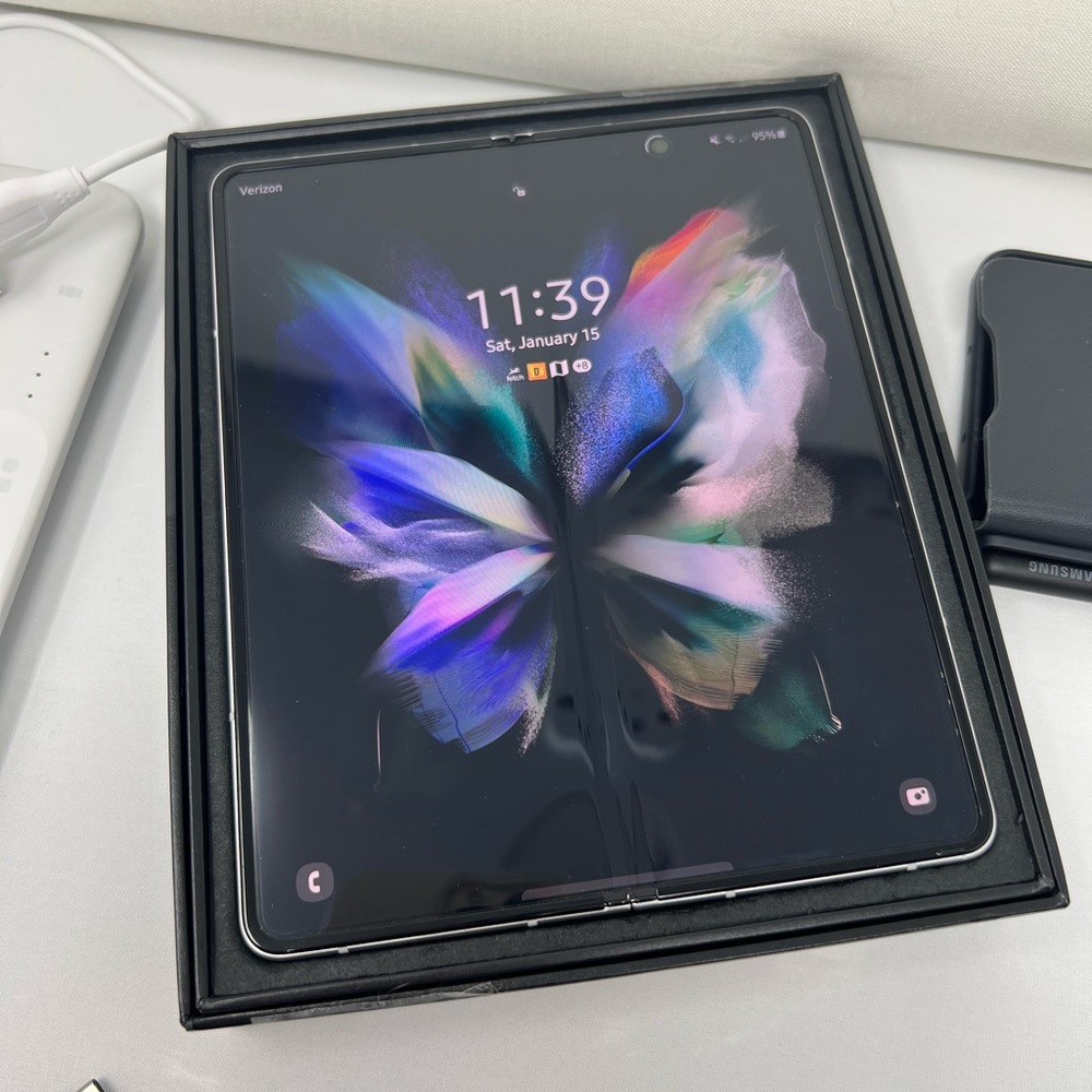 Galaxy Z Fold3 5g 256GB - Unlocked